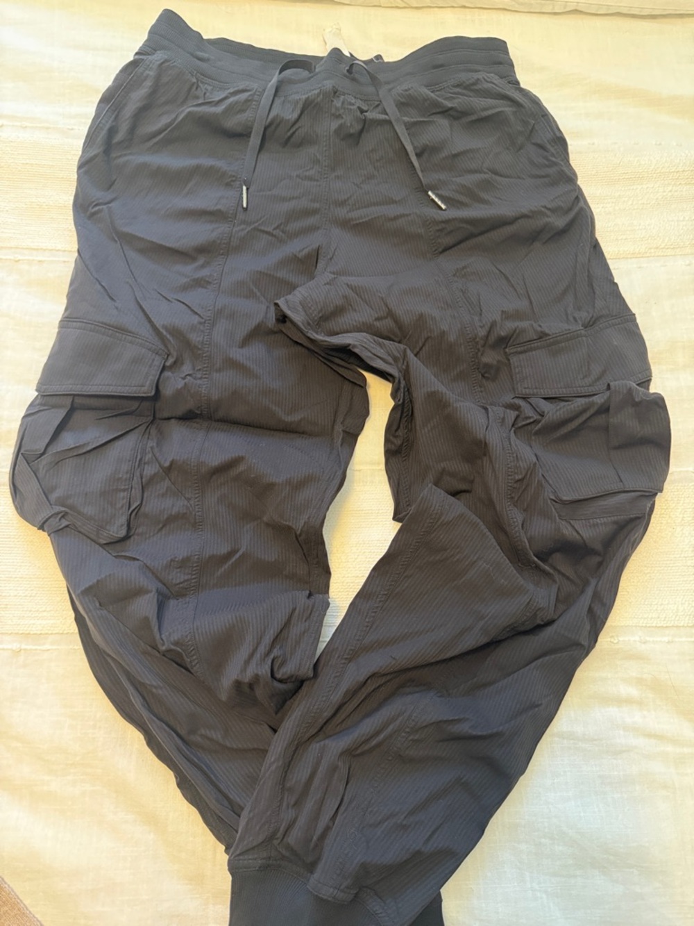 Lululemon Women’s Black Cargo Jogger Pants - Lightweight Drawstring Waist size m